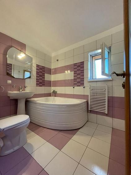 Apartament cu 2 camere decomandat, mobilat în Semicentral