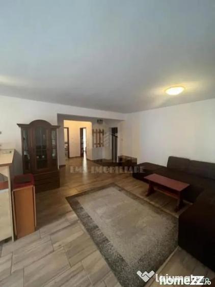 Apartament cu 3 camere decomandat în Poiana Brașov