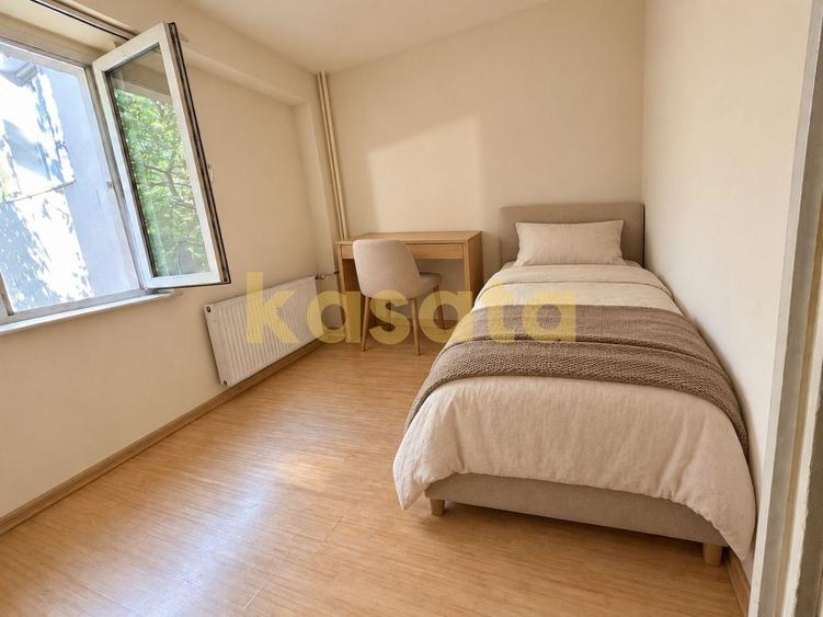 Apartament cu 3 camere decomandat în Vitan