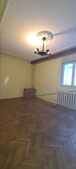 Apartament cu 3 camere decomandat în Păcurari