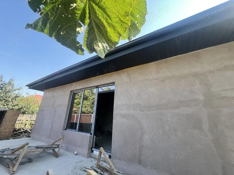 Casă cu 4 camere cu Teren 400 Mp în Amara