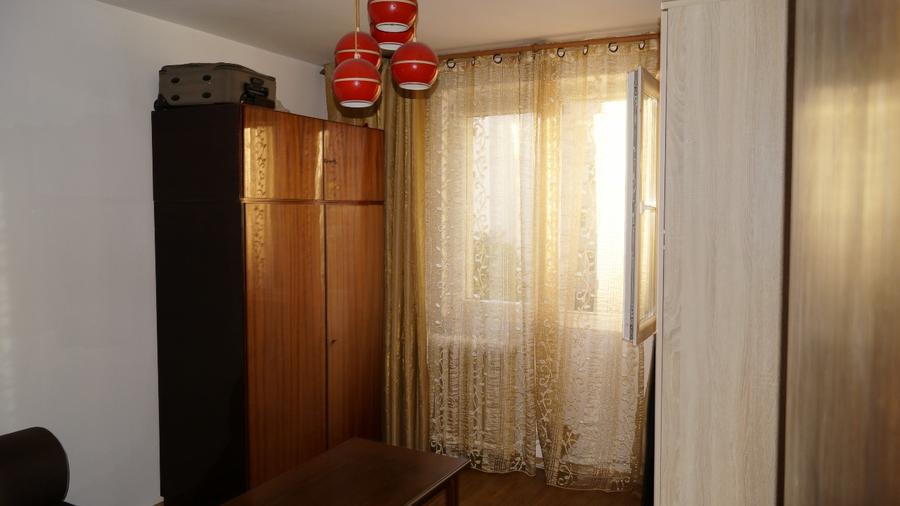 Apartament cu 3 camere decomandat în Dristor