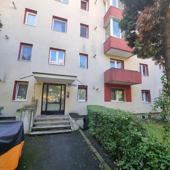 Vand apartament 3 camere semidecomandat etaj 1 zona Alexandru Vlahuta. - 2