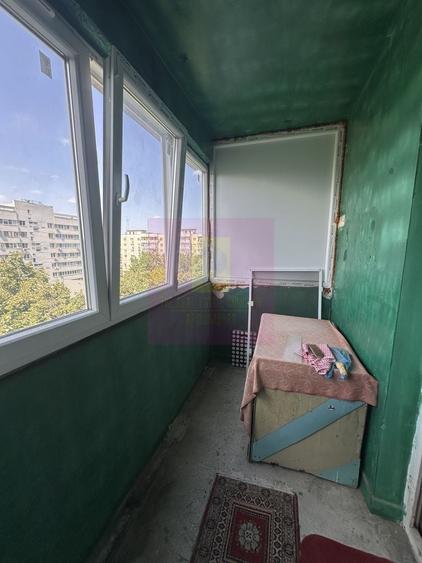 Apartament cu 3 camere semidecomandat în Uverturii