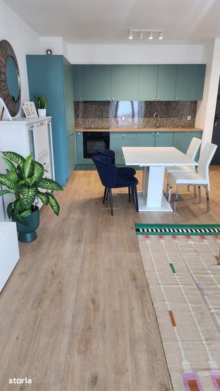 Apartament cu 3 camere semidecomandat în Dâmbul Rotund