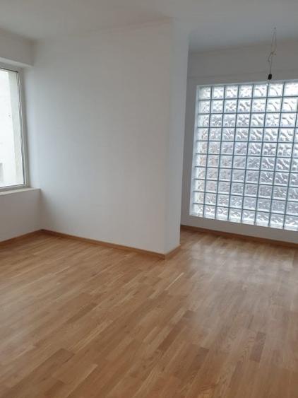 Apartament cu 2 camere decomandat în Străulești