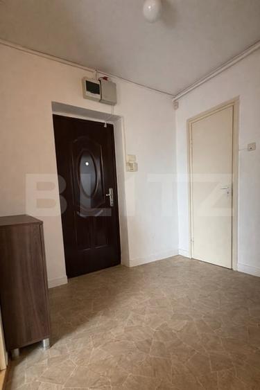 Apartament cu 3 camere decomandat, mobilat în Tudor