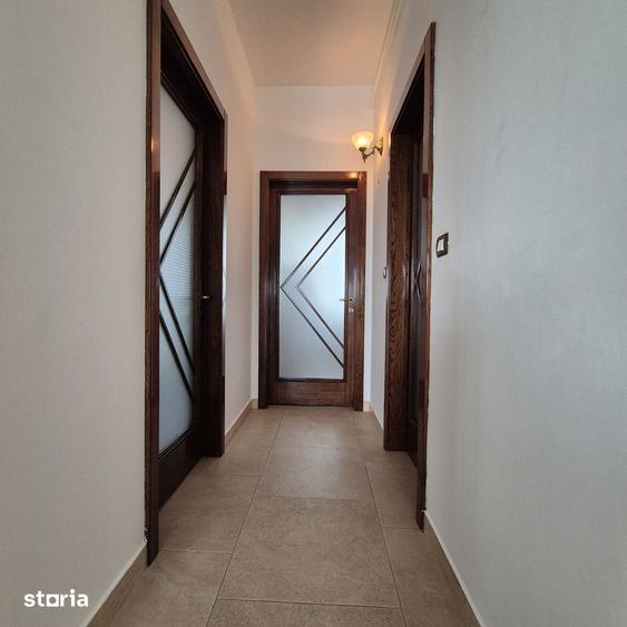 Apartament cu 3 camere în Aurel Vlaicu