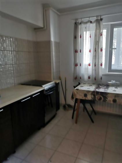 Apartament cu 2 camere semidecomandat, mobilat în Basarabia