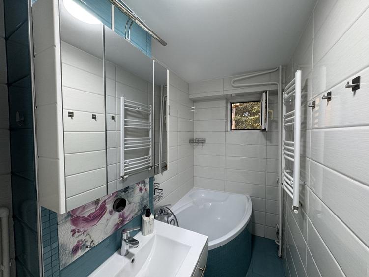 Apartament cu 3 camere decomandat, mobilat în Tineretului