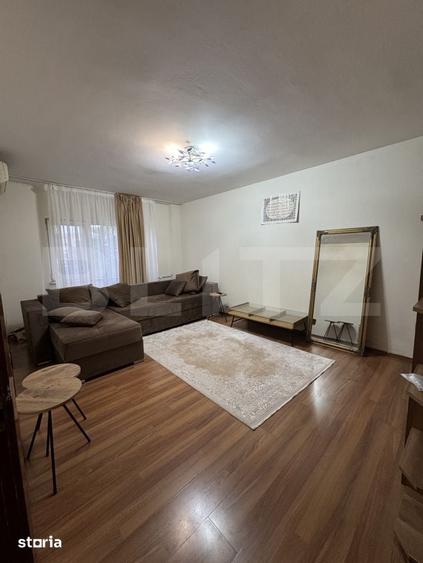 Apartament cu 4 camere decomandat în Rovine