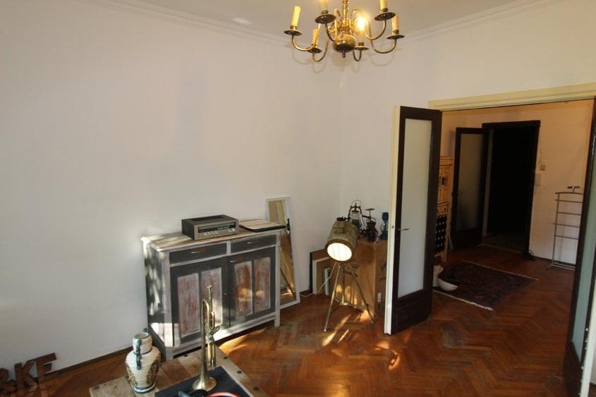 Apartament cu 2 camere decomandat, mobilat în Lahovari