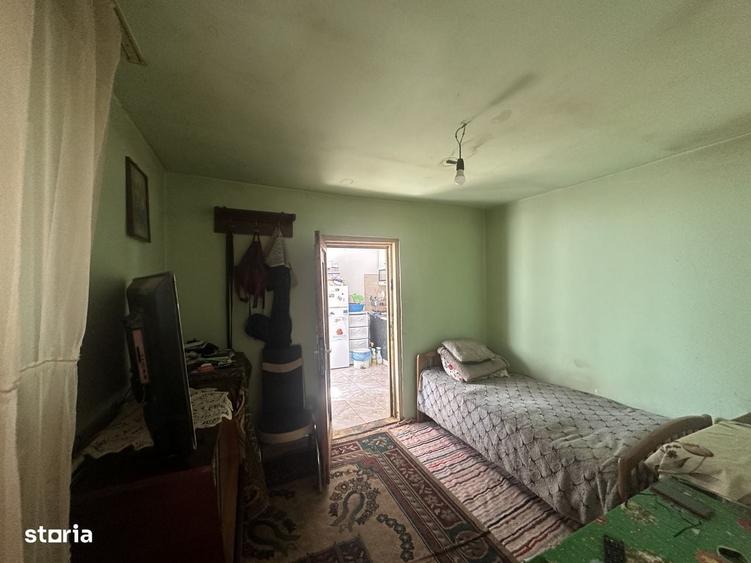 Casă cu 3 camere în Malu Roșu