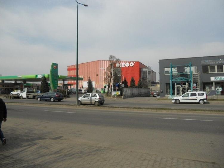 Spațiu comercial, de 1,500 mp, în Gheorghe Doja