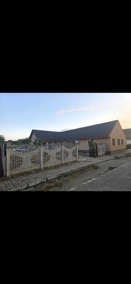 Casă cu 3 camere în Central