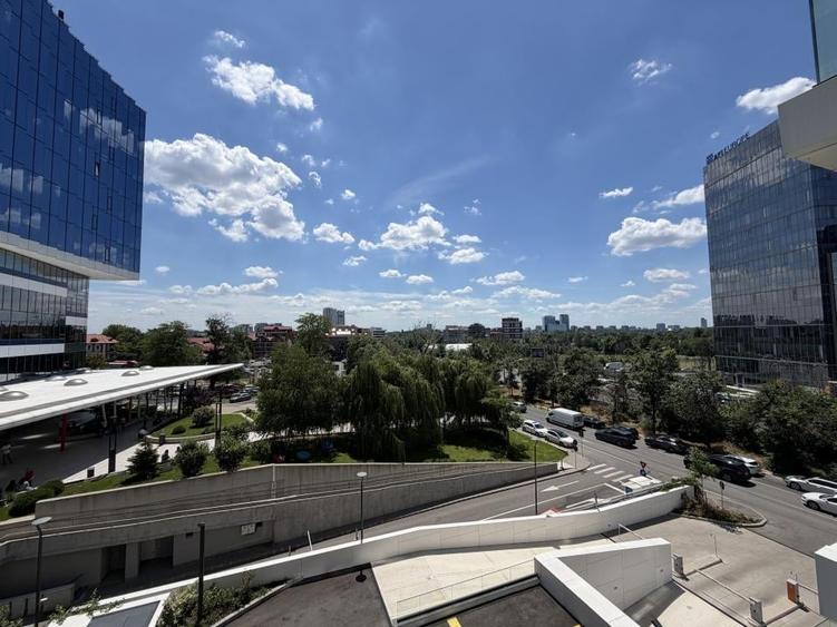 Apartament cu 3 camere decomandat în Floreasca