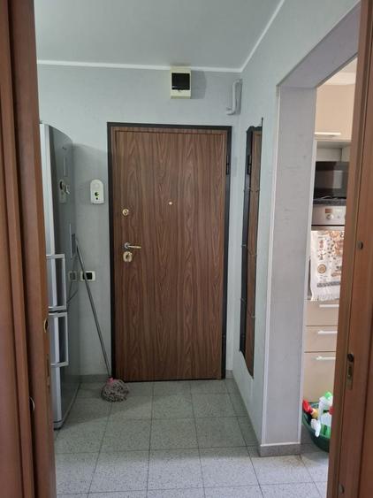 Apartament cu 2 camere decomandat în Micro 17