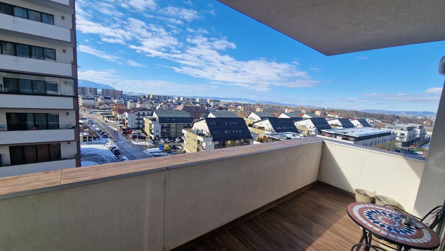Apartament cu 3 camere decomandat în 13 Decembrie