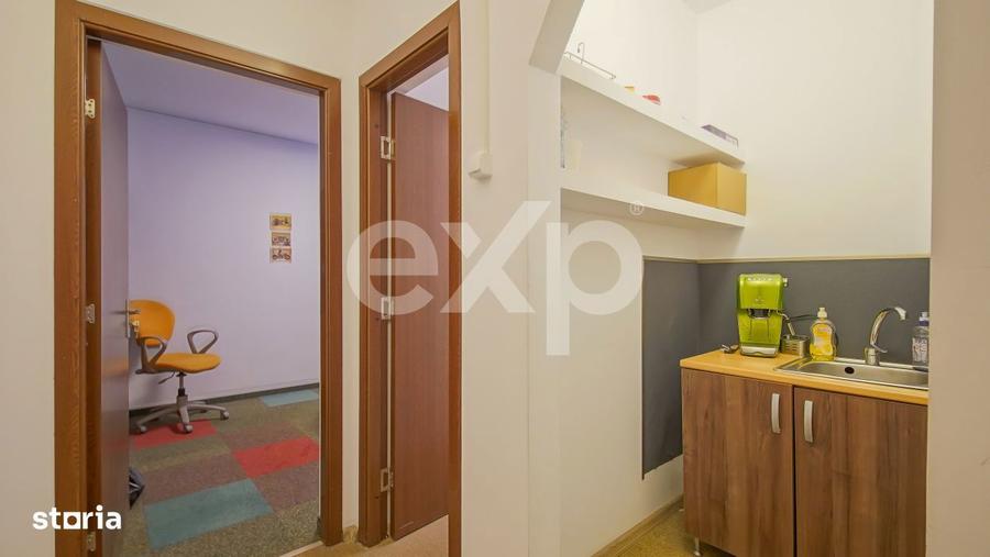Apartament cu 5 camere decomandat în Astra