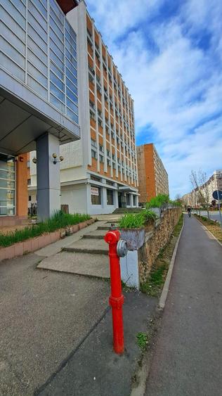 Spațiu comercial, de 1,860 mp, în Câlnic