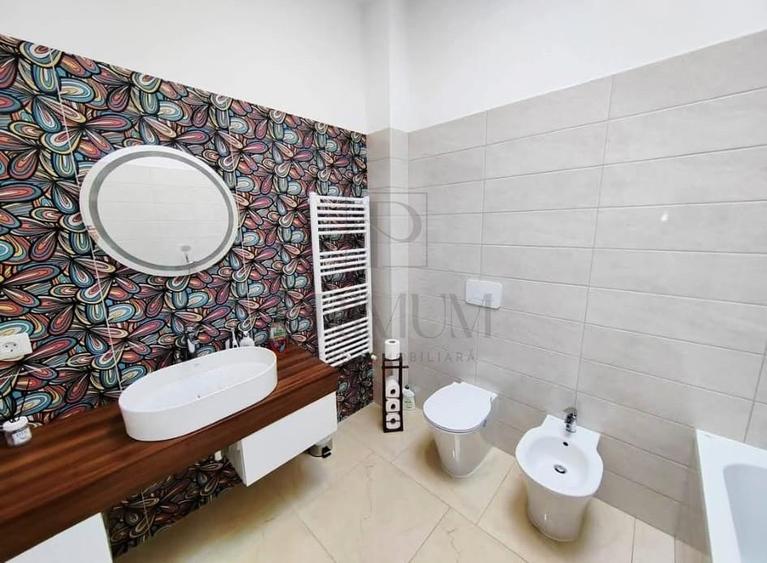 Penthouse cu 4 camere decomandat, mobilat în Torontalului