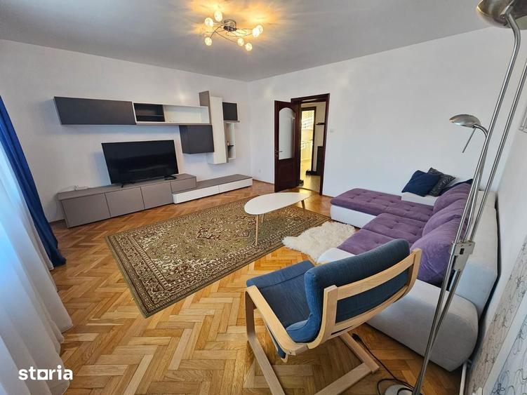 Apartament cu 3 camere decomandat în Plopilor
