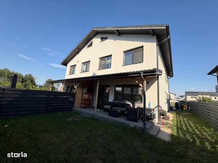 Casă cu 4 camere în Odăi