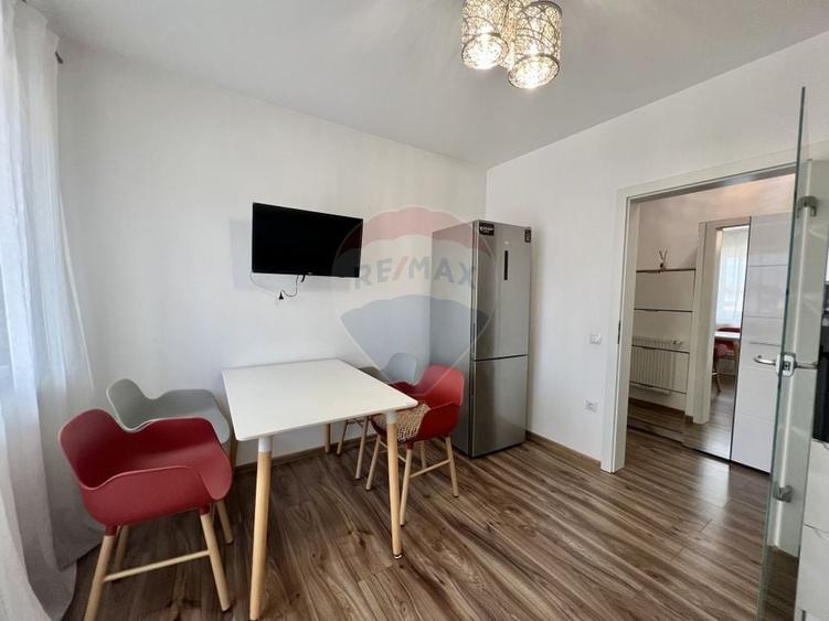Apartament cu 2 camere decomandat, mobilat în Est
