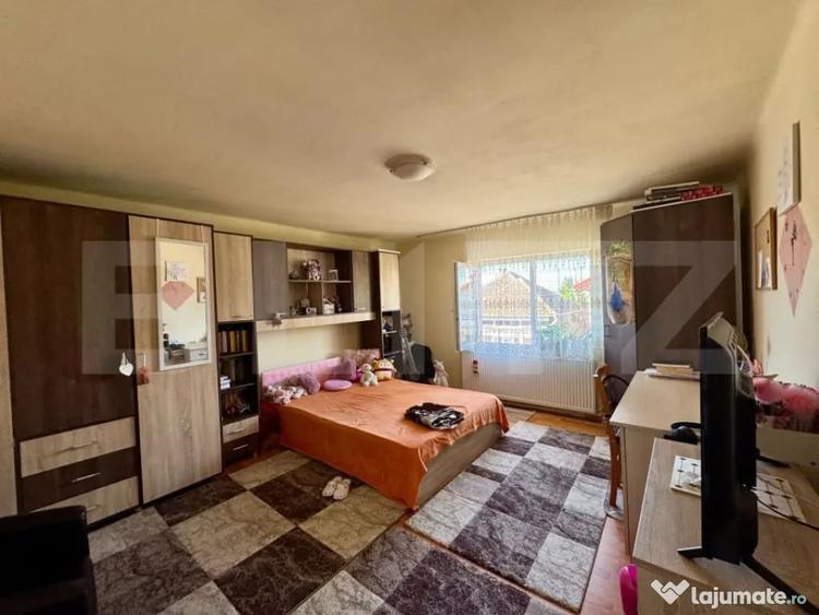 Casă cu 5 camere cu Teren 260 Mp în Central