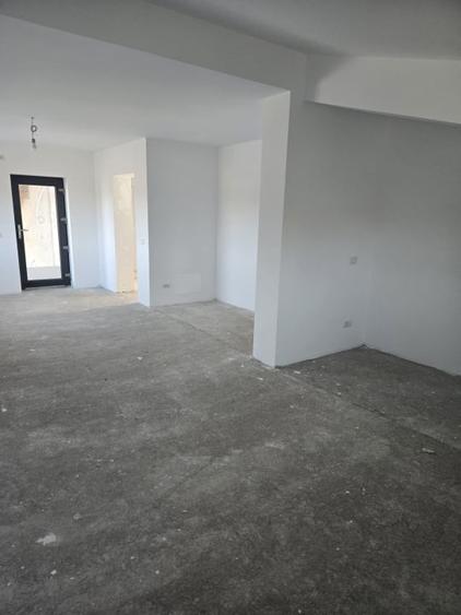 Casă individuală cu 3 camere cu Canalizare în Nisipoasa
