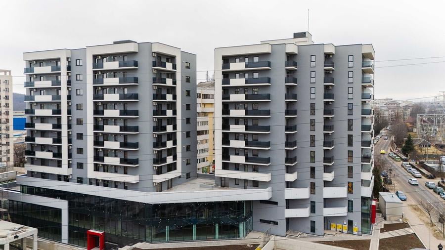 Apartament cu 3 camere decomandat în Nicolina