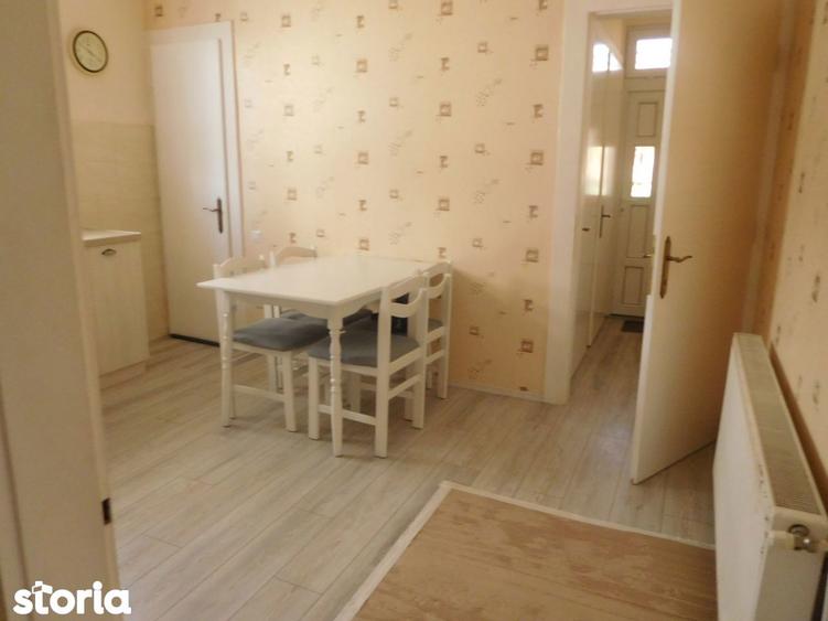 Casă cu 2 camere cu Canalizare în Central