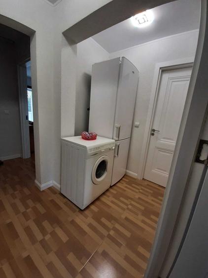 Apartament cu 4 camere decomandat în Vitrometan