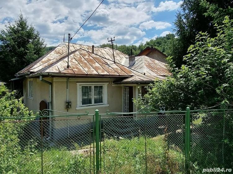 Casă cu 5 camere în Aluniș