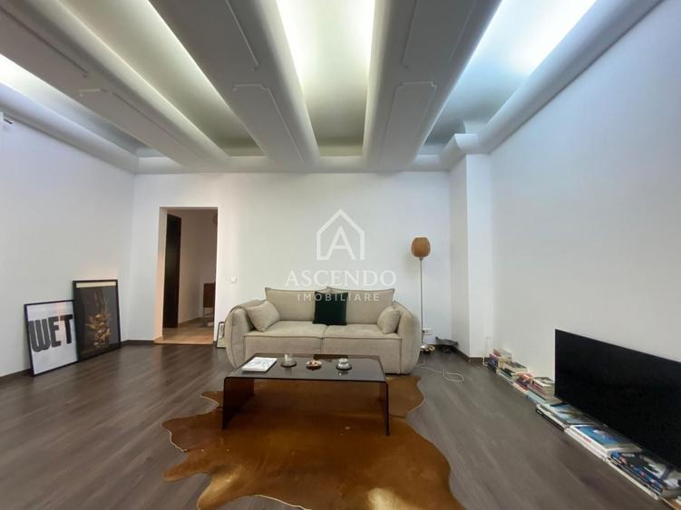 Apartament cu 4 camere semidecomandat, mobilat în Arcul de Triumf