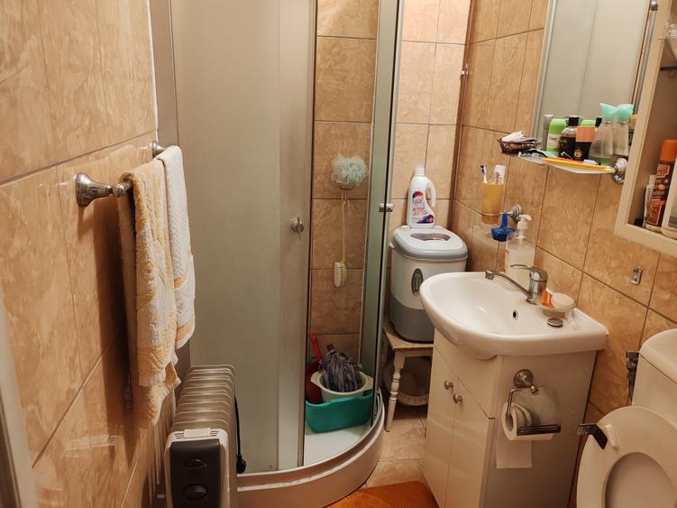 Apartament cu 2 camere semidecomandat în Florilor