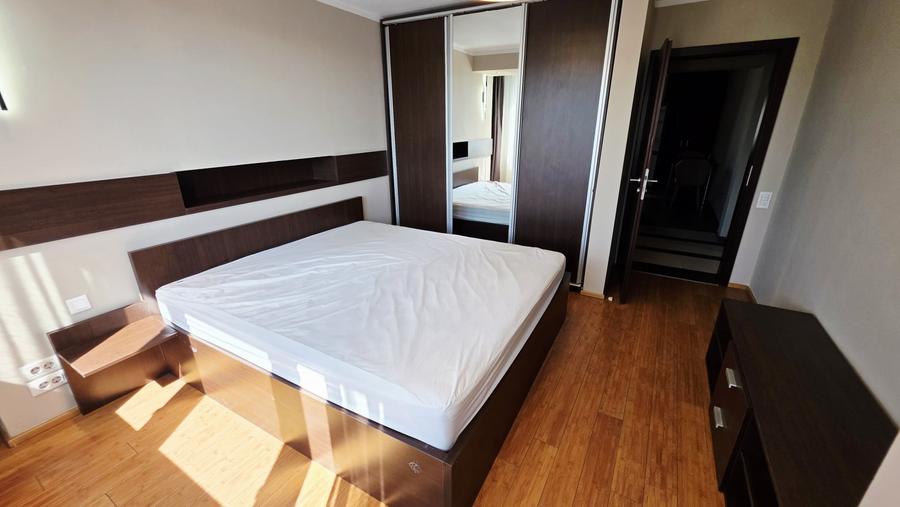 Apartament cu 3 camere decomandat, mobilat în Decebal