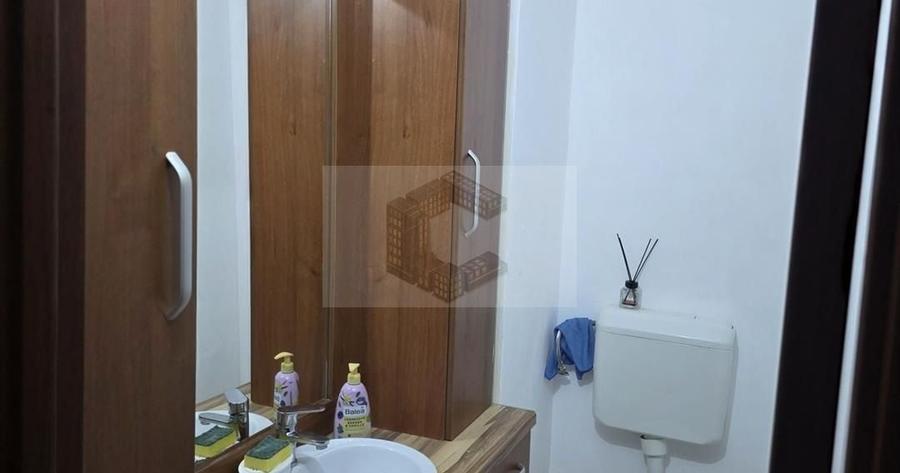 Apartament cu 3 camere decomandat, mobilat în Girocului
