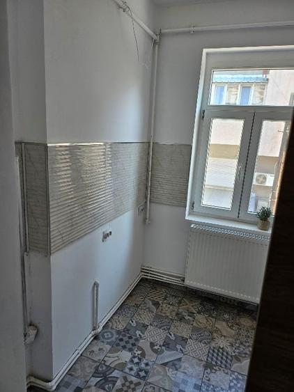 Apartament cu 2 camere semidecomandat în Decebal