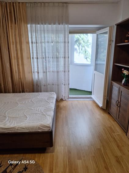 Garsonieră decomandată în Domenii