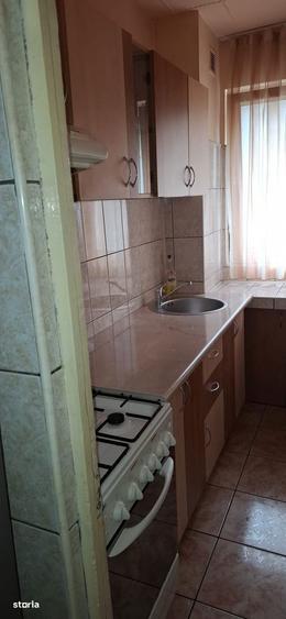 Apartament cu 2 camere semidecomandat în Florilor