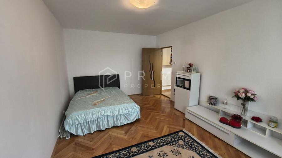 Apartament cu 3 camere decomandat, mobilat în Tudor