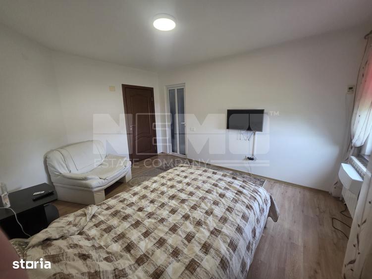 Casă cu 7 camere cu Teren 1000 Mp în Mitocu Dragomirnei