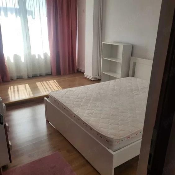 Apartament cu 2 camere decomandat în Podgoria
