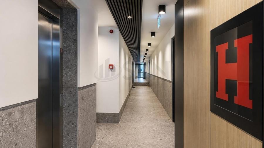 Apartament cu 3 camere semidecomandat, mobilat în Herăstrău