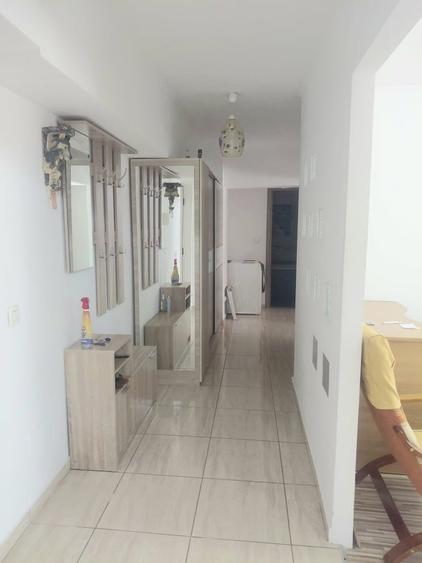Apartament cu 3 camere decomandat în Pantelimon