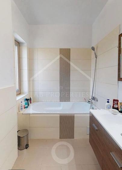 Apartament cu 3 camere decomandat, mobilat în Sisești