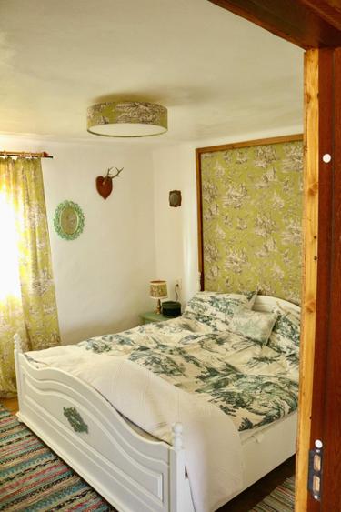 Casă cu 3 camere cu Teren 1400 Mp în Măneciu