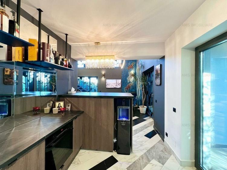Penthouse cu 4 camere semidecomandat, mobilat în Aviației