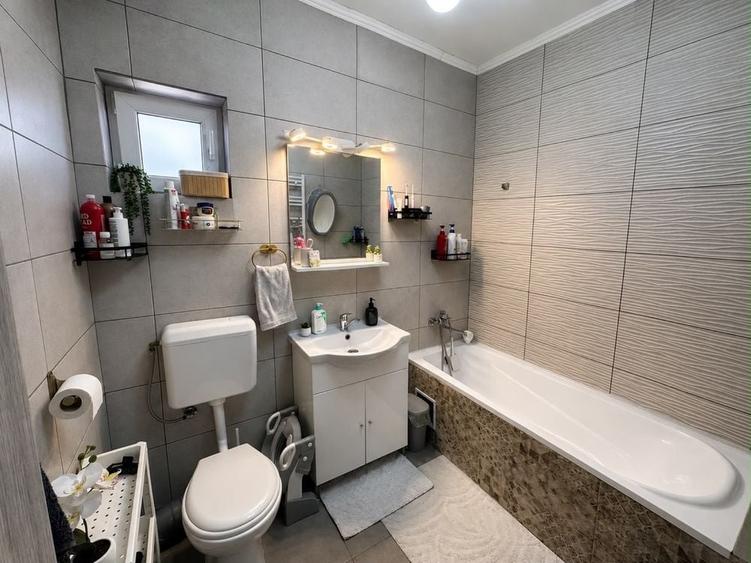 Casă cu 3 camere în Central
